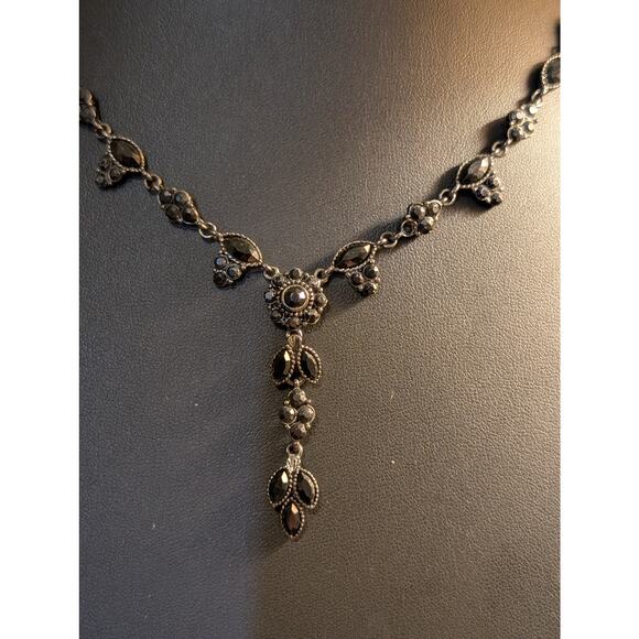 Black Crystal Gun Metal Y Drop Necklace - Picture 2 of 5